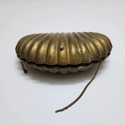 Cartera antigua de cobre decorativa con carcasa de almeja forrada de terciopelo de latón macizo 279,2 gr Foto 1 de 4