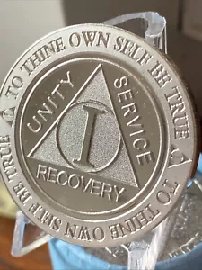 Medallón AA de 1 año 1 OZ plata fina .999 sobriedad chip serenidad oración reverso - Imagen 1 de 6