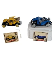 GOLDEN AGE OF FORD (2) DIE CAST 1:32 MODELS OF 1934 DELIXE ROADSTER & 1932 SEDAN - Picture 1 of 19