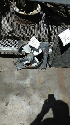 Motor de ventilador de radiador solo motor de ventilador principal compatible con 83-87 MAZDA 626 150052 Foto 1 de 4