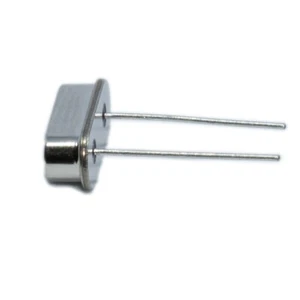 2X 10.24M HC49 Resonator: Quarz 10,24MHz ±30ppm 16pF-30pF THT HC49/U YIC - Picture 1 of 1