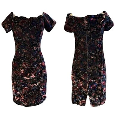 MINIVESTIDO COTTAGECORE AJUSTADO RIBETE VIEIRA TERCIOPELO BURNOUT DE COLECCIÓN DE STEPPIN’ OUT 9 Foto 1 de 4