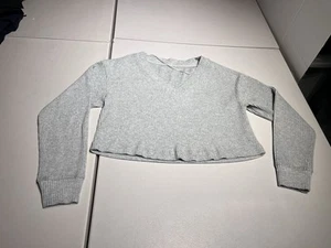 Alo Shirt Women's Medium Ribbed Crop Muse V Neck Pullover Gray Gym Yoga Top - Picture 1 of 9