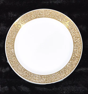 Gold Laced Border White Dinner Plates 10.25" Plastic 12pc Disposable Rachel Roy - Image 1 of 4