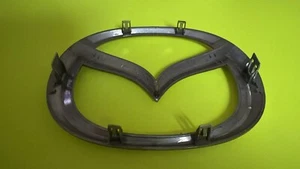 07 10 12 MAZDA CX7 FRONT GRILL CHROME EMBLEM EG21 51 731 - Picture 1 of 4