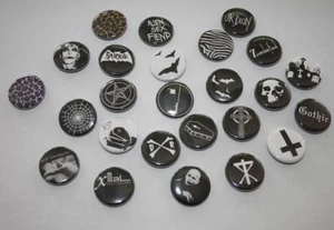 Versch. Button Deathrock Gothic Batcave Sex Fiend Christian Death Horrorpunk - Bild 1 von 33