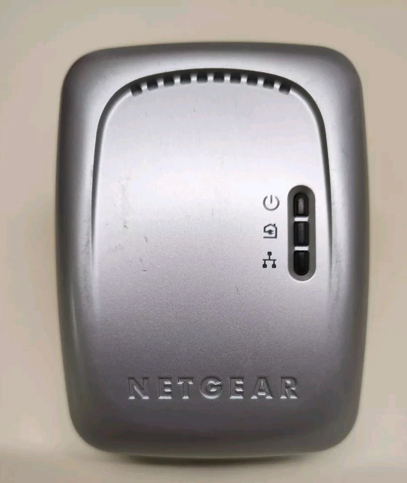 NETGEAR Wall-Plugged Bridge XE102 GR PowerLan Adapter - Bild 1 von 1