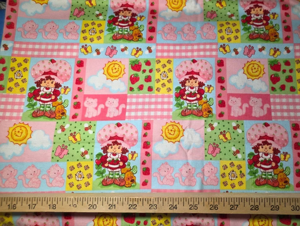 Tela artesanal de franela con retazos de pastel corto de fresa por yarda NUEVA 2006 Foto 1 de 3