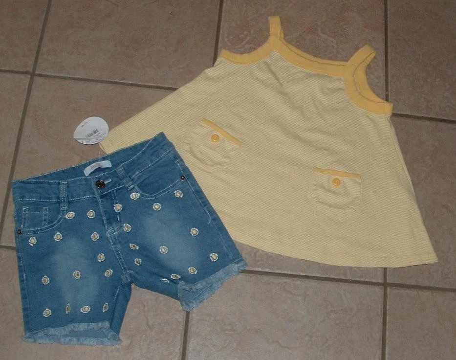 全新 女孩 尺寸 7 黄色 条纹衬衫和刺绣 牛仔剪裁短裤 2 件 批量 — 第 1/1 张图片