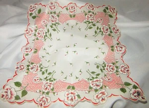 Vintage Taschentuch Koralle Blumen akzentuiert Rosen zierliche Rosenknospe in der Mitte überbacken - Bild 1 von 2