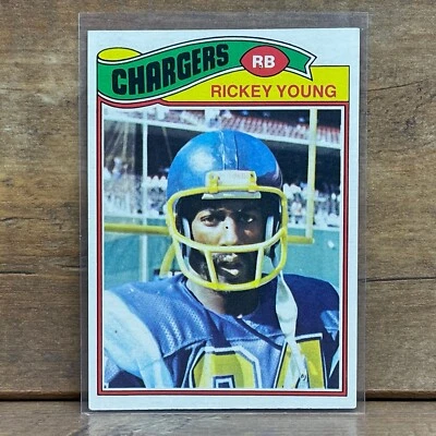 1977 Topps #384 Rickey Young San Diego Chargers Vintage Football Card - Image 1 of 2