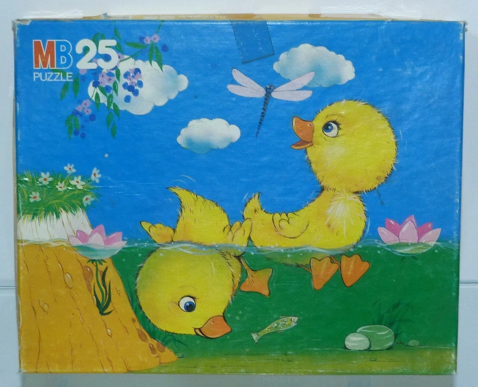 PUZZLE ancien MB 25 pièces poussins jaune dans une mare libellule bleue enfants  - Photo 1/2