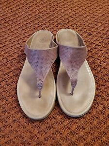 FitFlop Banda Women's Size 8 Cushioned Perforated Leather Thong Sandals Tan EUC