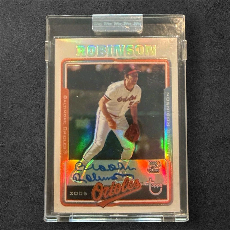 Brooks Robinson 2005 Topps Retired Chrome Refractor Auto /25 Uncirculated HOF - Image 1 of 1