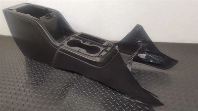 Consola de piso Chevrolet Colorado 15-22 sin reposabrazos OEM 84293014 Foto 1 de 4