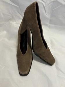 Martinez Valero Taupe Suede Heels Women’s Size 5 B - Picture 1 of 12