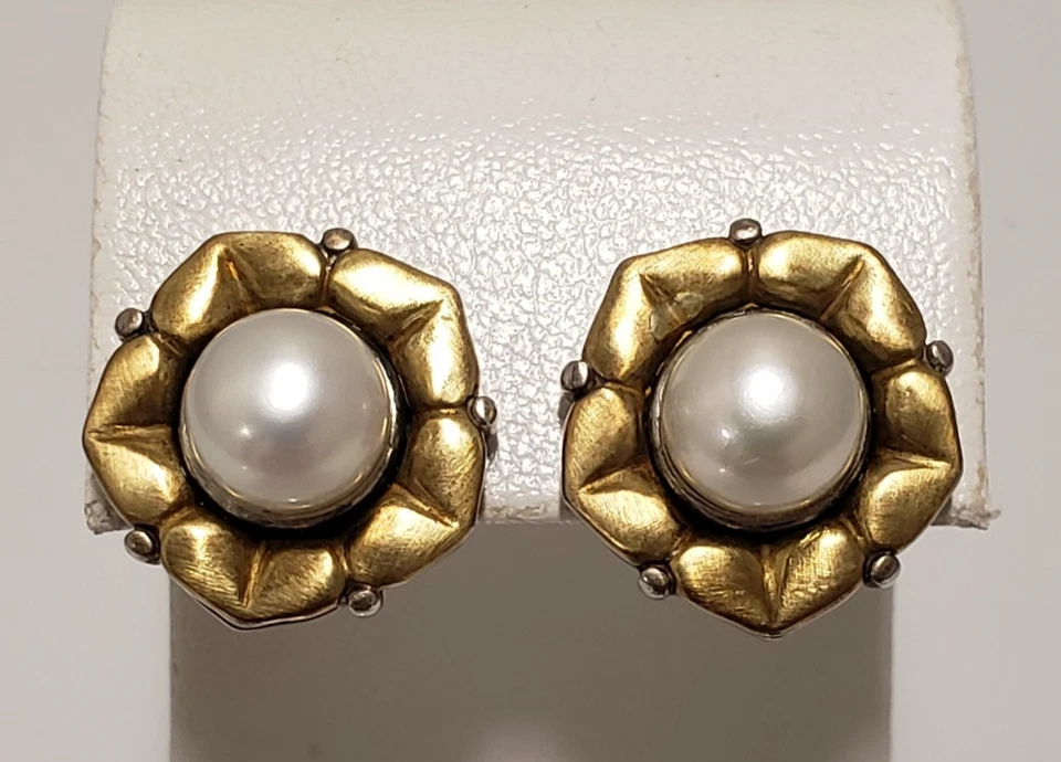 Pendientes con flores de perlas de oro amarillo de 18 k de plata de ley arcandina de caviar de Lagos Foto 1 de 4