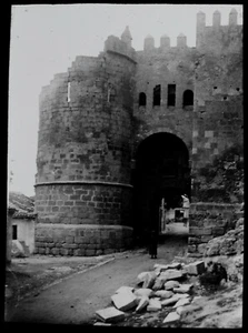 VINTAGE Magic Lantern Slide SEGOVIA PUERTA DEL SOL C1930 PHOTO SPAIN - Picture 1 of 3