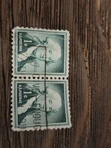 2 Vintage 1954 Pair 1 Cent George Washington Stamps Green Liberty Series Used - Picture 1 of 2