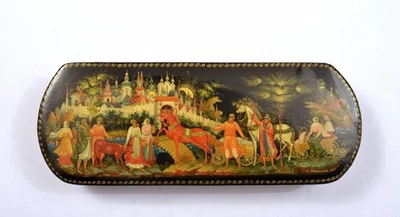 Caja de laca de papel maché pintada a mano rusa Palekh escena de carruaje de caballos Foto 1 de 4