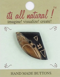 Botones de cuerno natural hechos a mano - negro/beige - 30x44 mm - diseño de forma azteca - Imagen 1 de 4
