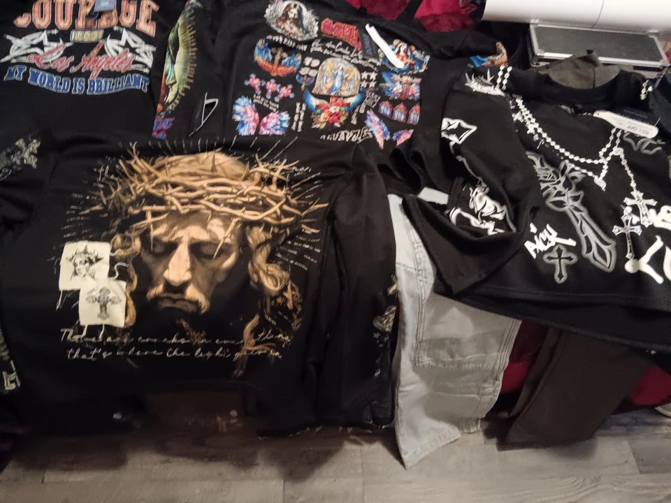 Camisas novas em folha com etiquetas - Imagem 1 de 1