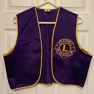 Vintage 70er Jahre Lions Club International Weste Herren M lila gelb Paspel Satin Glanz - Bild 1 von 4