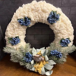 18" Vintage Handmade White Yarn Christmas Wreath w/ Bird & Floral & Ribbon - Picture 1 of 14