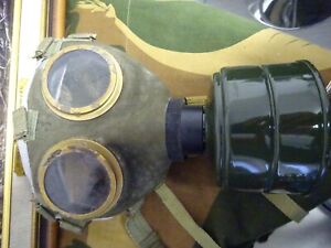 Alte Gasmaske WWII ? WWI ? Gas-Maske mit Filter ABC Größe 3