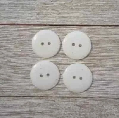 resin colors sewing buttons 2 holes flat white 3/4 inch 20mm new - Image 1 of 2