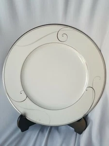 Nuevo - Plato de cena de porcelana fina 9317L onda platino Noritake - Imagen 1 de 9