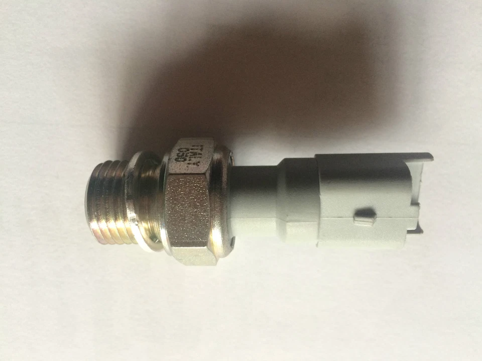 PEUGEOT 1007 PEUGEOT 107 OIL PRESSURE SWITCH 1800130  - Image 1 of 1