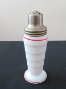 Hazel Atlas Moderntone Milk Glass Red Stripe Single Shaker Great Cond Free Ship - Picture 1 of 10
