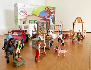 Schleich Pferdeparadies – Großer Pferdehof mit Zubehör & Transport! - Bild 1 von 8