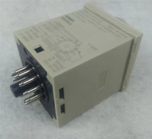 Neu im Karton Omron Zeitschaltuhr H3CR-A 24-48VAC 12-48VDC - Bild 1 von 5