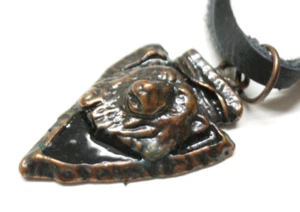 Bear Necklace Curvature with Leather Strap Good Luck Charm - Bild 1 von 3