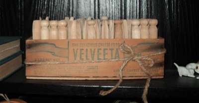 VINTAGE PRIMITIVE WOOD CHEESE BOX Kraft VELVEETA & CLOTHESPINS LAUNDRY ROOM - Image 1 of 4