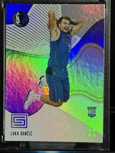 2018-19 Panini Status - Esordienti 2 Luka Dončić #172 Blu (RC) - Foto 1 di 2