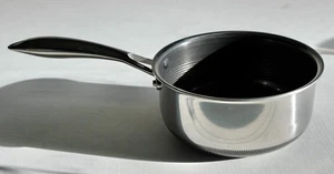 Cacerola híbrida de acero inoxidable HexClad de 2 cuartos sin tapa - Utensilios de cocina antiadherentes - Imagen 1 de 4