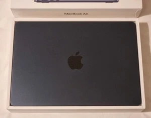 Apple MacBook Air M4 2025 13-inch, 16GB RAM, 256GB SSD, Midnight Black - Picture 1 of 6