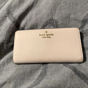 Cartera Saffiano Kate Spade Merengue Madison Grande Delgada Doble Pliegue Precio de venta sugerido por el fabricante $179 - Imagen 1 de 7