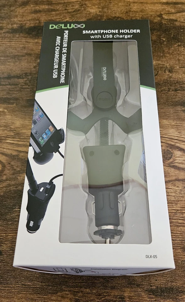 Delux Smartphone Holder With USB Charger Black And New - Image 1 of 4