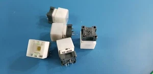 5pcs EAO Momentary PushButton Switch Illuminated Yellow 99-455B - Imagen 1 de 6