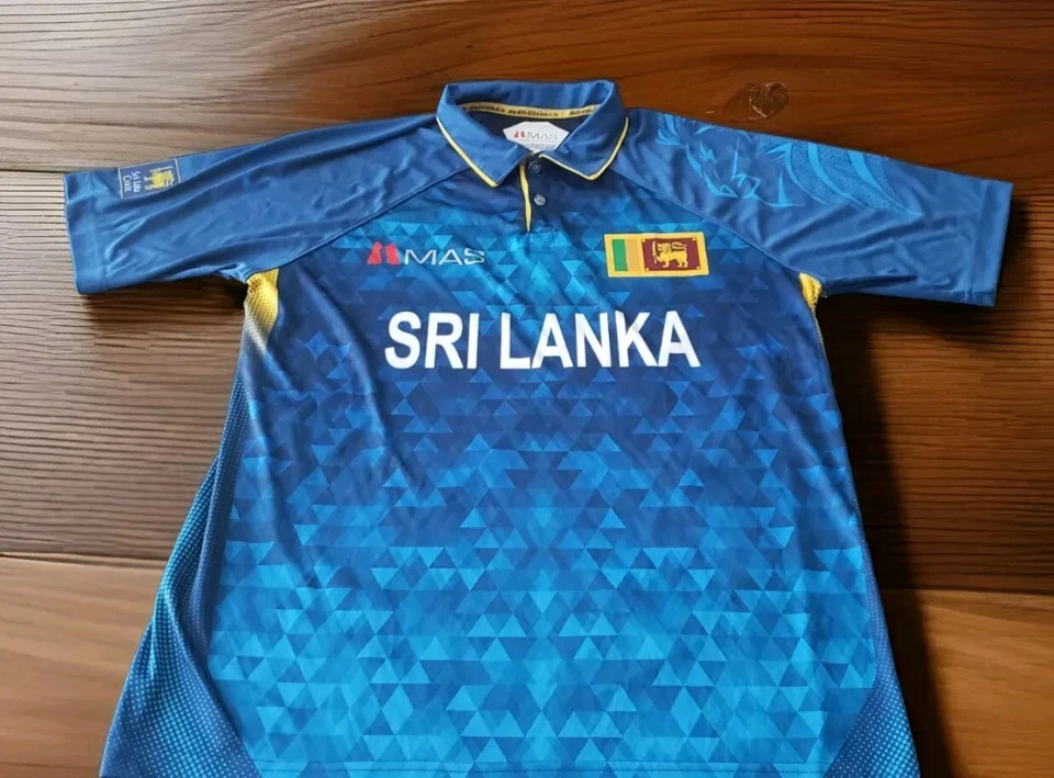 Camiseta azul Sri Lanka Lions Copa do Mundo de Críquete por MAS tamanho XL geométrica nova sem etiquetas - Imagem 1 de 4