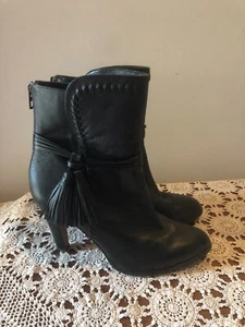 COACH Black Leather 'Jessie' Zip Tassel Boots US 9B Eur 39 Aust 9 - Picture 1 of 8