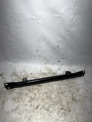 Suzuki Katana 600 2002 OEM marco delantero soporte de montaje central  Foto 1 de 4