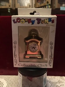 Looney Tunes Pepe Le Pew Collectible Miniature Clock (1996) 2 ", 90's Cartoon - Picture 1 of 11