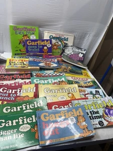 GARFIELD - Jim Davis - 27 Books - GARFIELD Eats Crow Weighs In More - Picture 1 of 11
