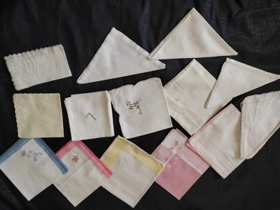 Lot de 25 Mouchoirs Anciens Brodés - Photo 1/4