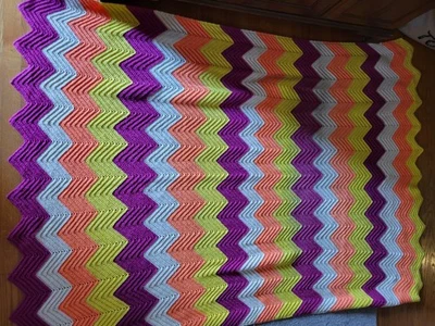 Manta Chevron Afgana Abuela De Colección Ganchillo Rosa, Amarillo, Naranja y Tostado 76x53 Foto 1 de 4